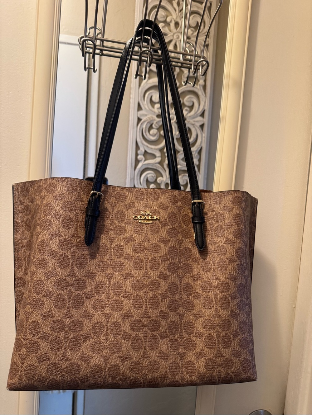 City Tote Bag In Signature Canvas